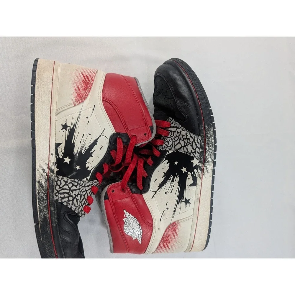 Jordan Air Jordan 1‎ Retro High Dave White Wings 2012 Graphic Sneakers Black 9.5